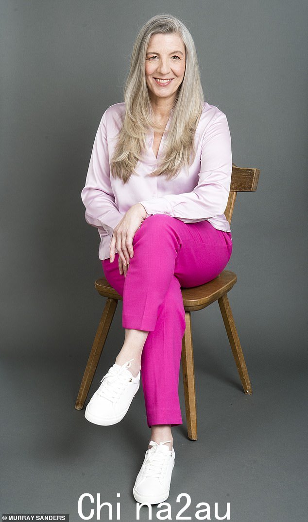 Amanda Thompson,52 岁,来自布莱顿的艺术家,当她意识到自己是同性恋时将近 50 岁
