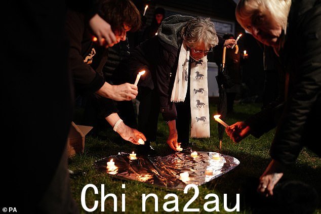 到目前为止,官员们还不能确认婴儿的性别,尸检还没有进行