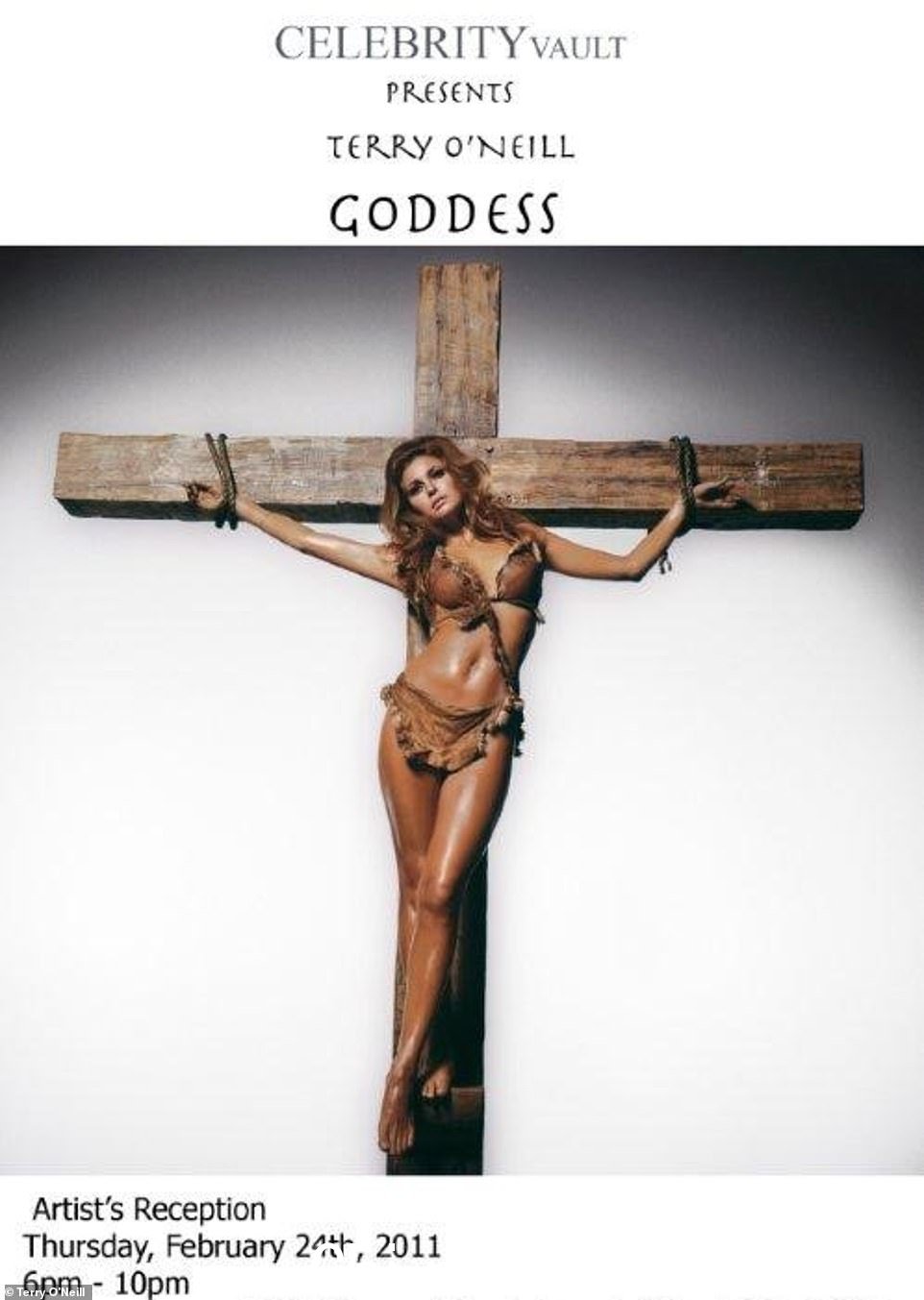 Moeller 在他位于比佛利山庄的 Celebrity Vault 画廊为 Terry O'Neill 举办了两场展览,其中包括 2011 年的 Goddess 展览,展示了他标志性的拉奎尔韦尔奇 (Raquel Welch) 身穿毛皮比基尼并绑在十字架上的照片。 Welch 与艺术收藏家 Simon Cowell 一起出席了招待会