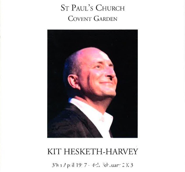 Hesketh-Harvey,上个月突然去世,享年 65 岁,是歌舞明星、作词家和哑剧 baddie