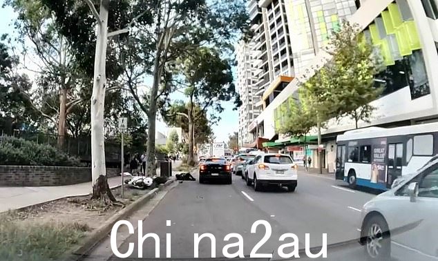 澳大利亚人对于在悉尼交通拥堵中摩托车手与汽车发生可怕碰撞的责任方存在分歧