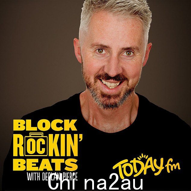 Declan Pierce 在受欢迎的都柏林电台 Today FM 主持 90 年代的舞蹈音乐节目