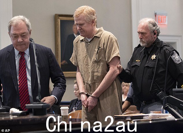 Alex Murdaugh 于周五在南卡罗来纳州沃尔特伯勒的科尔顿县法院接受判决