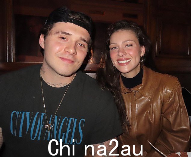 支持:这将是一次家庭团聚,因为她的长子布鲁克林贝克汉姆和她is wife Nicola Peltz will be attended to the t台秀支持