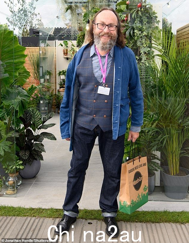 毁灭性的:Hairy Bikers 的 Dave Myers,65 岁,透露化疗让他在不得不“重新学会走路”后有时感到“沮丧”