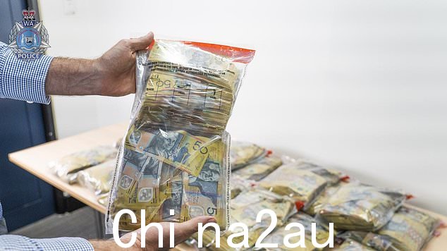 在 Coolgardie 的一辆汽车中查获了大约 200 万美元的现金。 Picture: WA Police