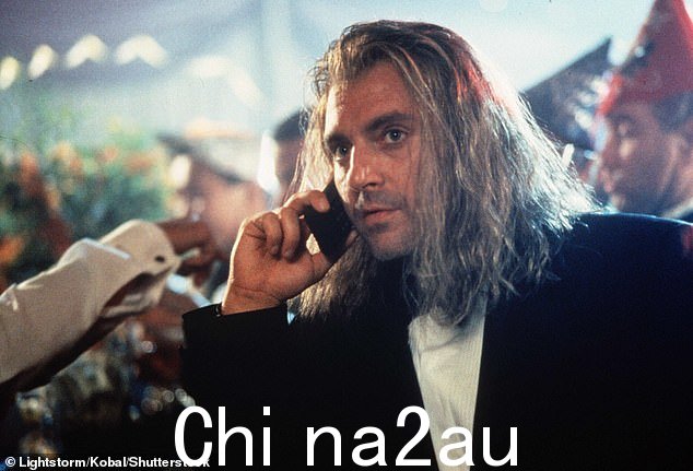 Tom Sizemore 在 1995 年的奇怪日子里表演