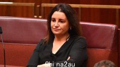 独立参议员 David Pocock 和 Jacqui Lambie 敦促工党政府重新考虑立法的第三阶段减税措施