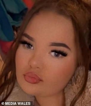 Sophie Russon,20 岁,与另外两名妇女和两名男子一起失踪。家人说他们“担心生病”并呼吁帮助寻找他们