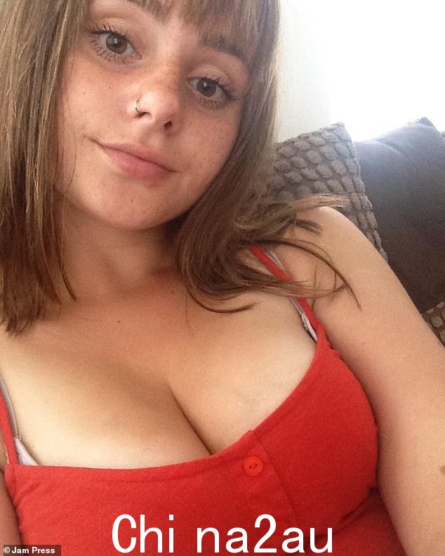 Jordanna 说她非常感谢她报警的朋友,意思是她被收养了