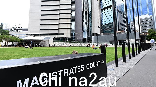 由于法律原因不能透露姓名的球员 - 将在布里斯班地方法院提起他的新指控(如图)
