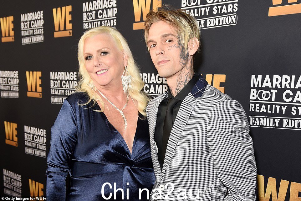 这是在 Jane Carter 表示她相信 Aaron 是犯罪的受害者并且他没有死于服药过量之后发生的。 图为:蒙德里安 SkyBar 的母子洛杉矶,2019 年 10 月 10 日
