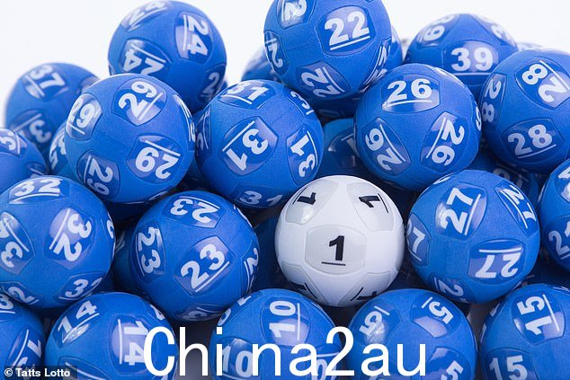 这位新晋千万富翁有 12 个月的时间来领取他们的奖金