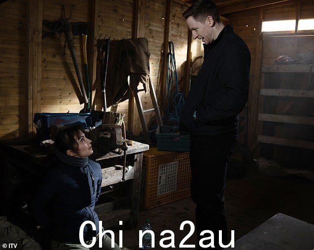 她做了什么? Caleb 建议 Leyla 和 Callum 一起玩以取胜,所以她相信了他的话,并给她的对手发消息安排见面