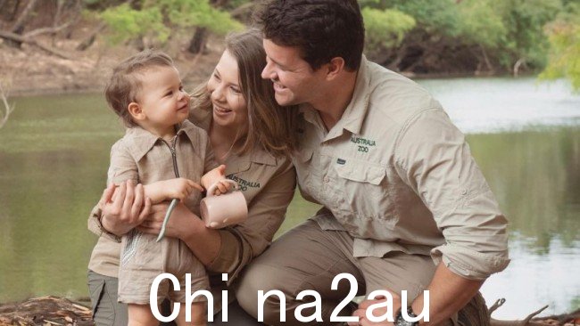 Bindi Irwin 说在她的身体经历了所有的痛苦之后,她“非常感激”有她的女儿格蕾丝。图片:Bindi Irwin,Instagram。” sizes=