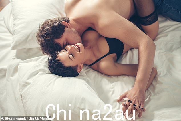 至于我和我的伴侣,毋庸置疑,性是我们关系的重要组成部分。我们都是企业家,都忙于我们的业务,但我们有意识地努力在一起
