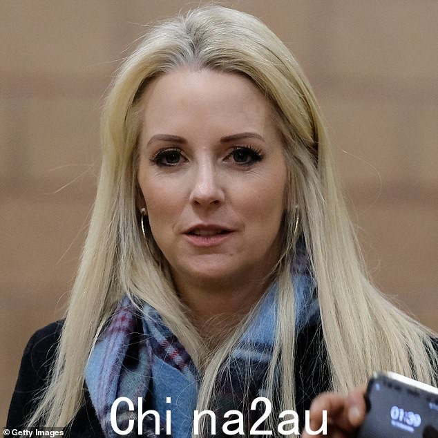Isabel Oakeshott 使用这些信息来推进她的反封锁议程,将情况描绘成一个简单的错误与正确、坏与好