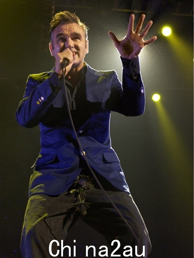重返舞台:63 岁的音乐巨星 Morrissey 宣布他将在今年 7 月进行两场大型户外演出
