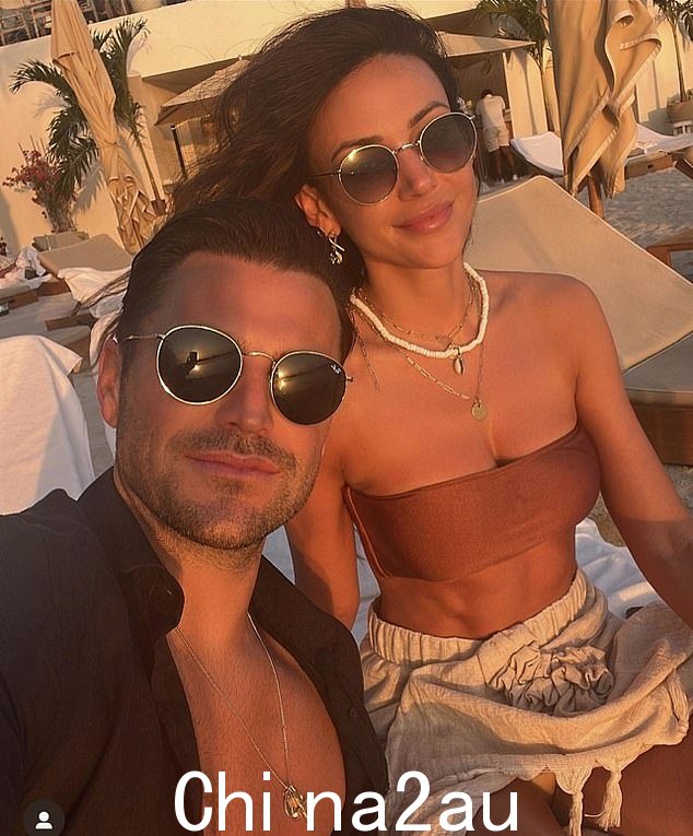 奢华:这位 TOWIE 明星和他 35 岁的女演员妻子于去年 9 月搬进了他们令人惊叹的家