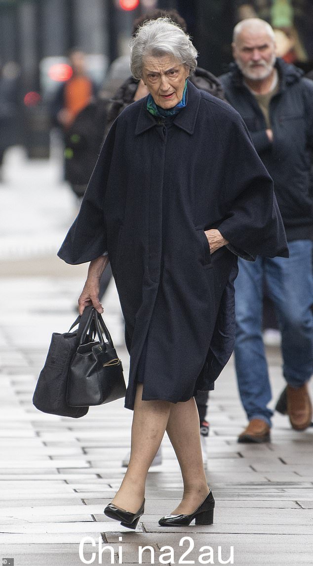 Lady Susan Hussey(如图)已恢复为安妮公主执行公务
