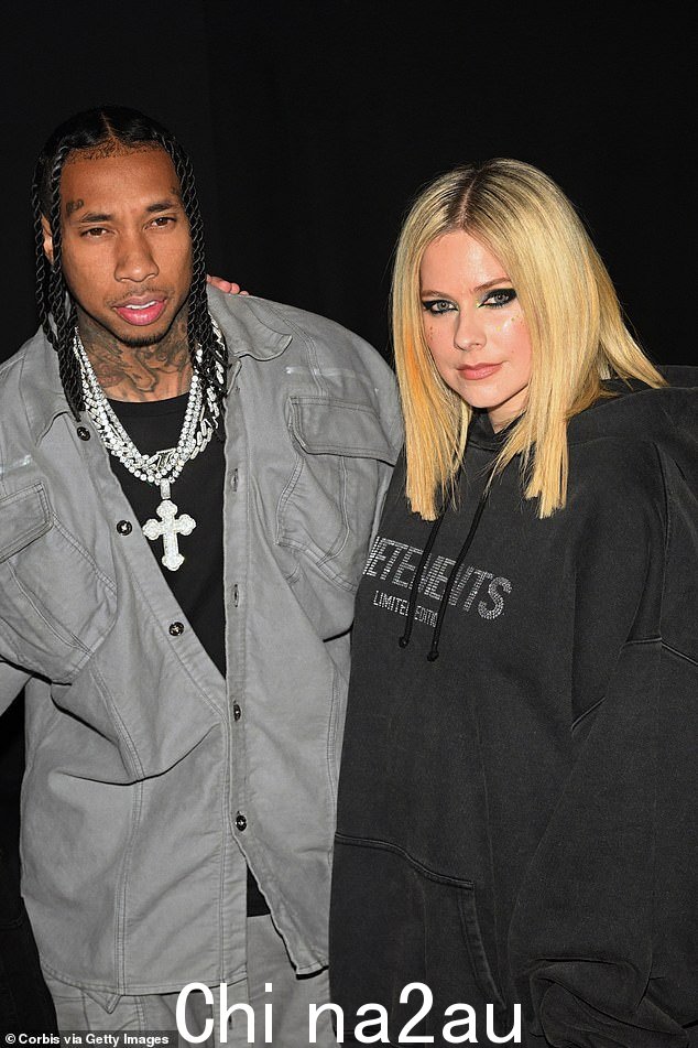 恋人:Avril 和 Tyga 确认他们在周一约会