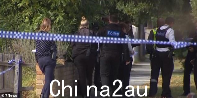 紧急服务人员赶往威洛比街的一户人家, Reservoir 在周三接到报告称有人被人持刀袭击后