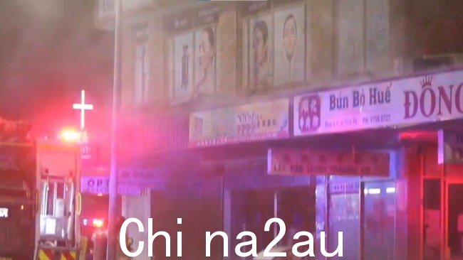 Cabramatta 休斯街的一家亚洲杂货店着火了。图片：今日秀