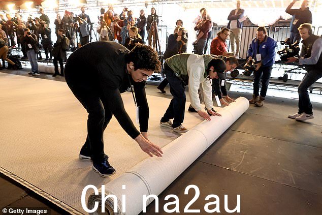 改变一下:奥斯卡红地毯的外观会大不相同,因为它甚至不会是红色的