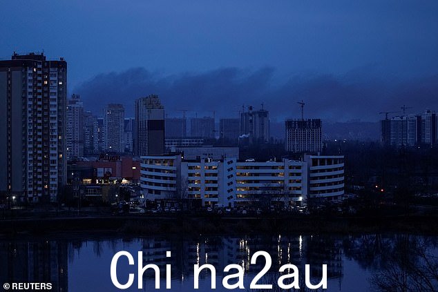 基辅:烟雾俄罗斯罢工后,星期四早上,乌克兰首都上空升起了浓烟。俄罗斯罢工后</p> <img id=