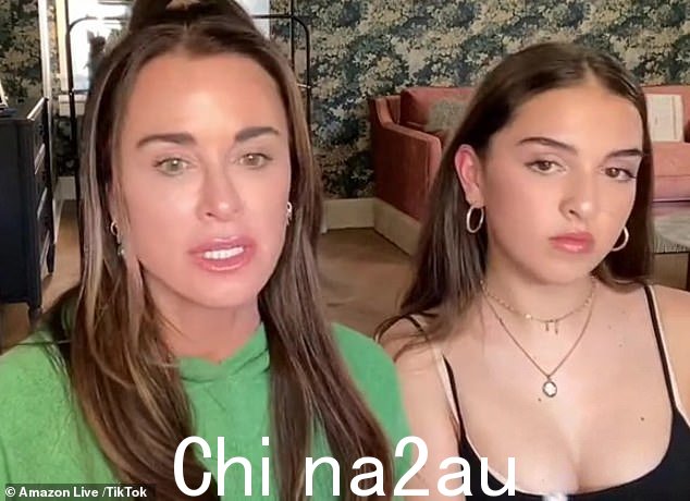 橄榄枝:但是万圣节结束明星告诉她的观众,她在得知 Rinna 不会回到节目后伸出了橄榄枝,并说“她会被想念的”