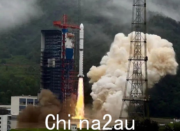 一张照片据称显示 6 月发射的中国火箭,该火箭回落到地球并于周三在德克萨斯州解体