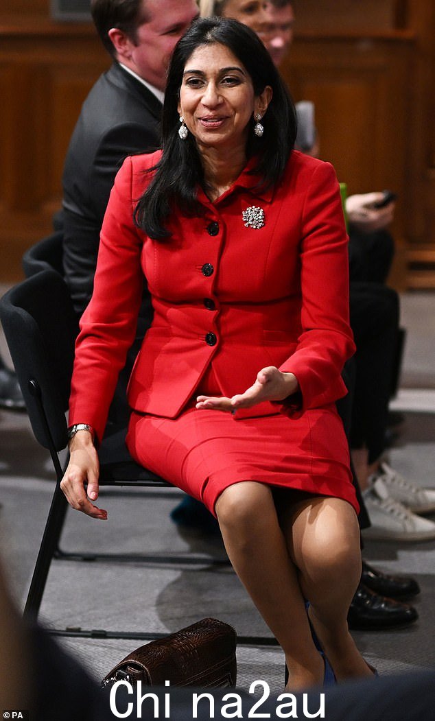 本周莱因克尔对内政大臣苏埃拉·布雷弗曼提议的新移民控制措施大发雷霆,称她的语言让人想起 1930 年代的德国