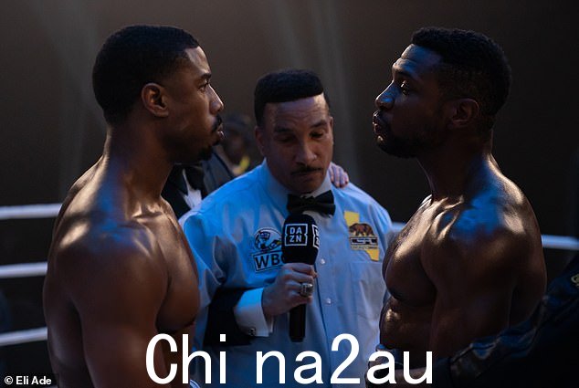 Fisty cuffs:当其他人试图干预时,一个人被阻止只是为了挣脱并继续猛攻(电影中的迈克尔 B. 乔丹,左和乔纳森梅杰斯,右图)