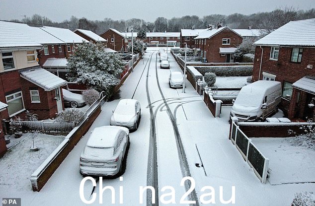 今天早上大雪覆盖了利物浦的 Lee Park,造成危险情况