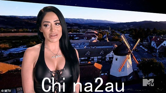 不同对待:在忏悔中,安吉丽娜说如果她的父亲实际上不是她的父亲,那将是有道理的