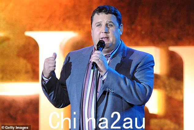 停止:在三名观众生病后,彼得凯被迫暂停他在纽卡斯尔的最新喜剧表演
