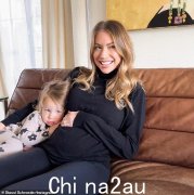 怀孕的 Stassi Schroeder 在分享怀孕消息一周后就透露了她宝宝的性别