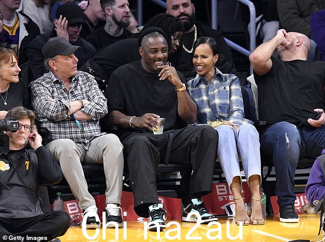 商业伙伴:著名的一对经常被发现并即将在一起的人她还推出了自己的生活方式品牌 Sable Labs,代表 Elba 的反向拼写