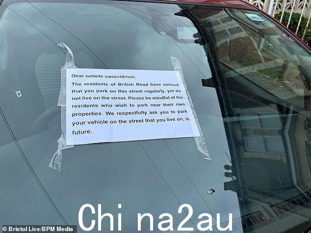 布里斯托尔的贝德明斯特爆发了一场非常礼貌的停车争吵,因为有人代表‘英国路的居民’在该地区不需要的停放汽车上留下了便条