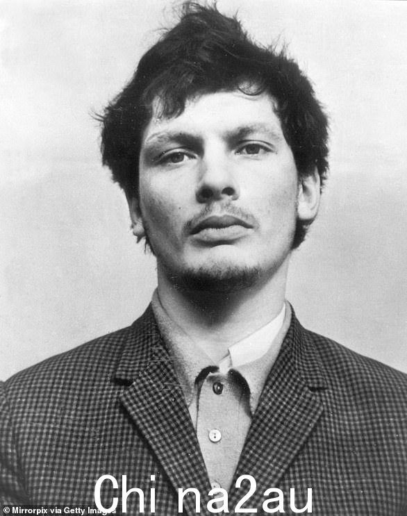 连环杀手帕特里克麦凯在 1975 年因可怕地谋杀三名老年受害者而入狱后,将于 4 月获得假释