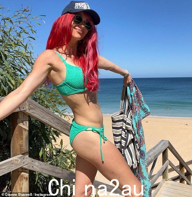 浪漫:严格33 岁的 Come Dancing 职业选手和她 31 岁的 YouTube 明星男友最近引发了分裂的谣言,因为 Dianne 在没有 Joe 的情况下飞往澳大利亚看望她的家人