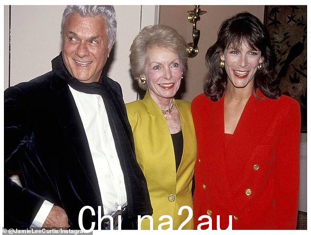 出身名门:Jamie Lee 的父亲 Tony Curtis 在他长达 6 年的演艺生涯中一直是巨星,出演了 100 多部涵盖各种类型的电影