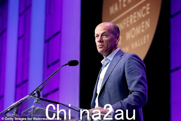 硅谷银行首席执行官格雷格·贝克尔在 2018 年的一次会议上发表讲话。T银行倒闭是美国历史上第二大银行倒闭