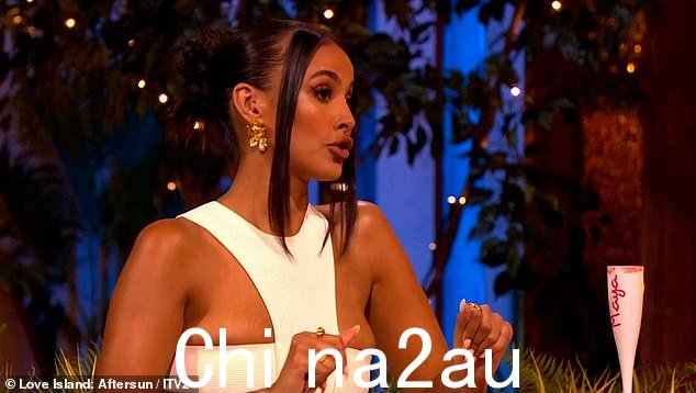 尴尬:但是这位前 BBC Radio 1 DJ 很快就让她闭嘴,以防止泄露更多秘密