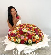 妈妈卖掉了世界上第一个完全由纸杯蛋糕制成的“鲜花”花束：烤花束