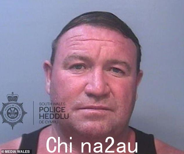 James Coffey,45 岁,因参与暴力活动被判入狱两年零三个月