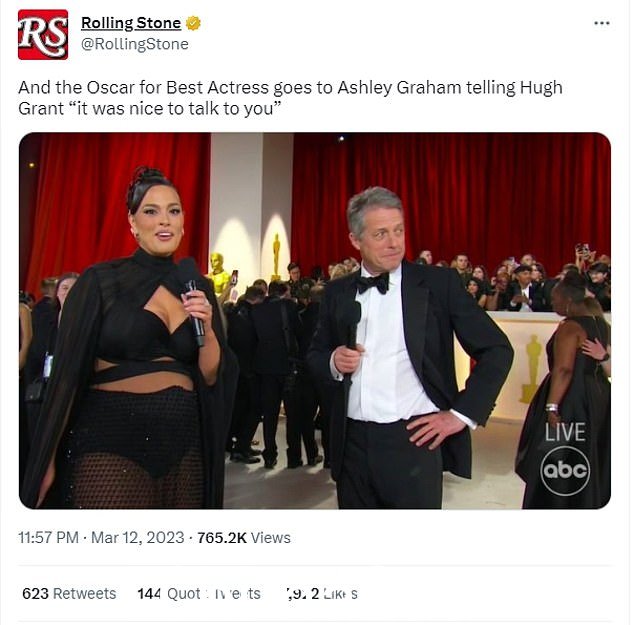 美国杂志 Rolling Stone 开玩笑称 Ashley Graham 为最佳女演员,因为她告诉休·格兰特“很高兴和你说话”
