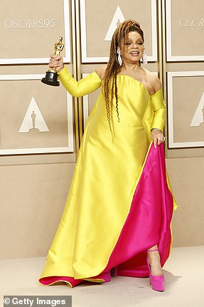 标志性的:Ruth E. Carter 凭借《黑豹:永远的瓦坎达》获得最佳服装设计奖