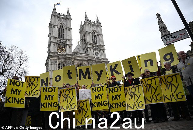 反君主制抗议者今天下午走上伦敦街头,在查尔斯国王参加英联邦日服务时质问他,其中包括现代奥利弗克伦威尔和接受私立教育的模特和女演员