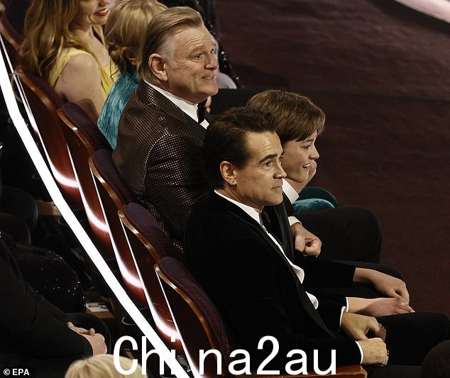 反击:当主持人试图在 Inisherin 的女妖中演奏他的爱尔兰口音以取笑时,机智的 Farrell 做出了完美的回应